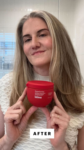 Allure executive beauty director Jenny Bailly applying the Isima Súperbomba Triple Repair Peptide Hair Mask